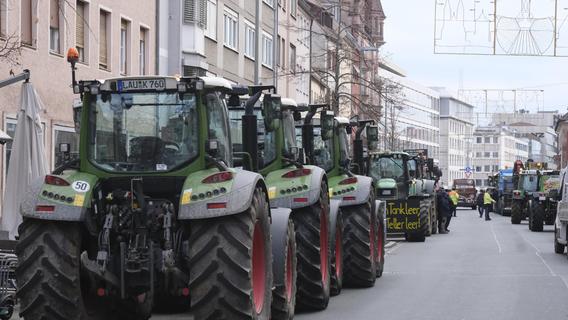 Start in die Demo-Woche: Hunderte Traktoren in der Nürnberger Innenstadt