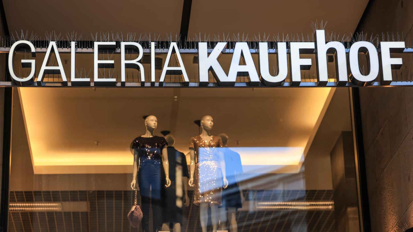 Die Warenhauskette Galeria Karstadt Kaufhof hat beim Amtsgericht Essen einen Insolvenzantrag gestellt.