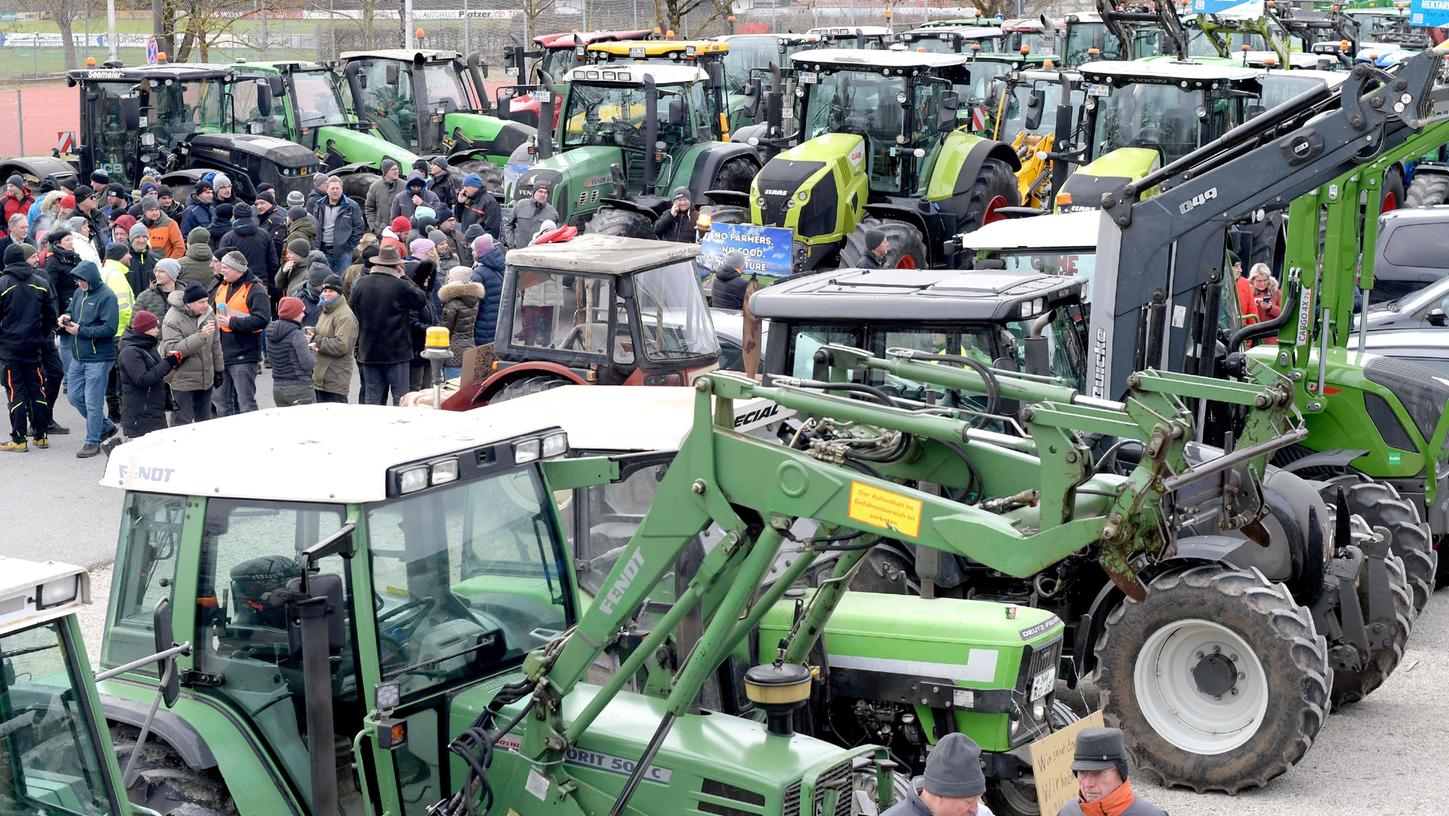 Bereits am Montag hatten die Landwirte mit ihren Schleppern und Traktoren in Neumarkt ein Zeichen gesetzt. Die Kundgebung in Nürnberg soll diesen Protest sogar noch toppen.
