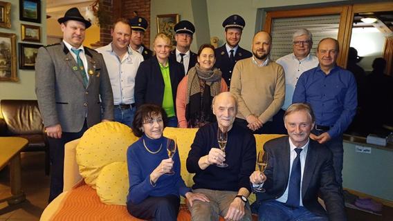Torwart und Tenor: Mühlhausens Alt-Bürgermeister Anton Galler feiert seinen  80. Geburtstag