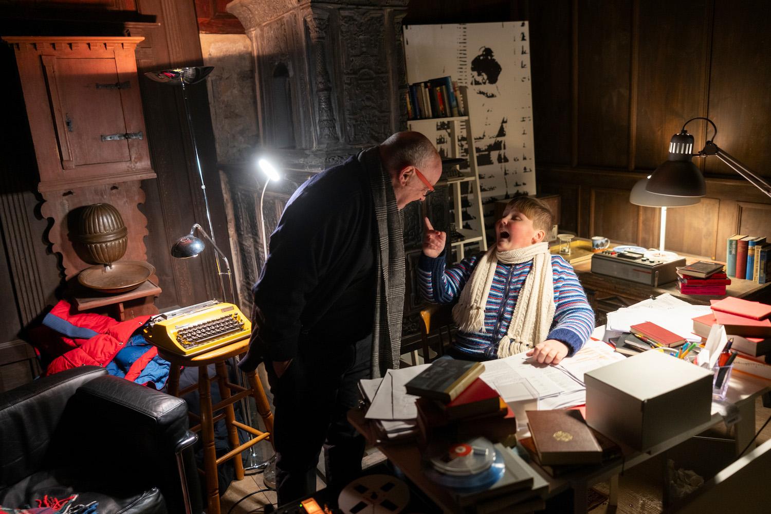 .... doch sein Alter Ego in Form des jungen Norbert ist nicht so recht von seiner Version der Geschichte zu überzeugen. 