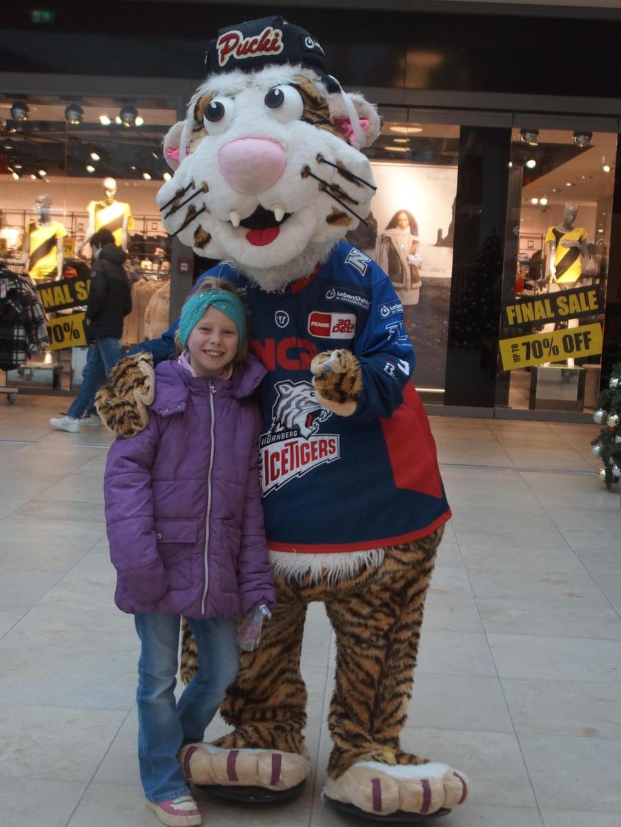 Eisernes Gesetz in der Branche: Als Maskottchen darf "Pucki" kein Wort reden. Eisernes Gesetz in der Branche: Als Maskottchen darf "Pucki" kein Wort reden.