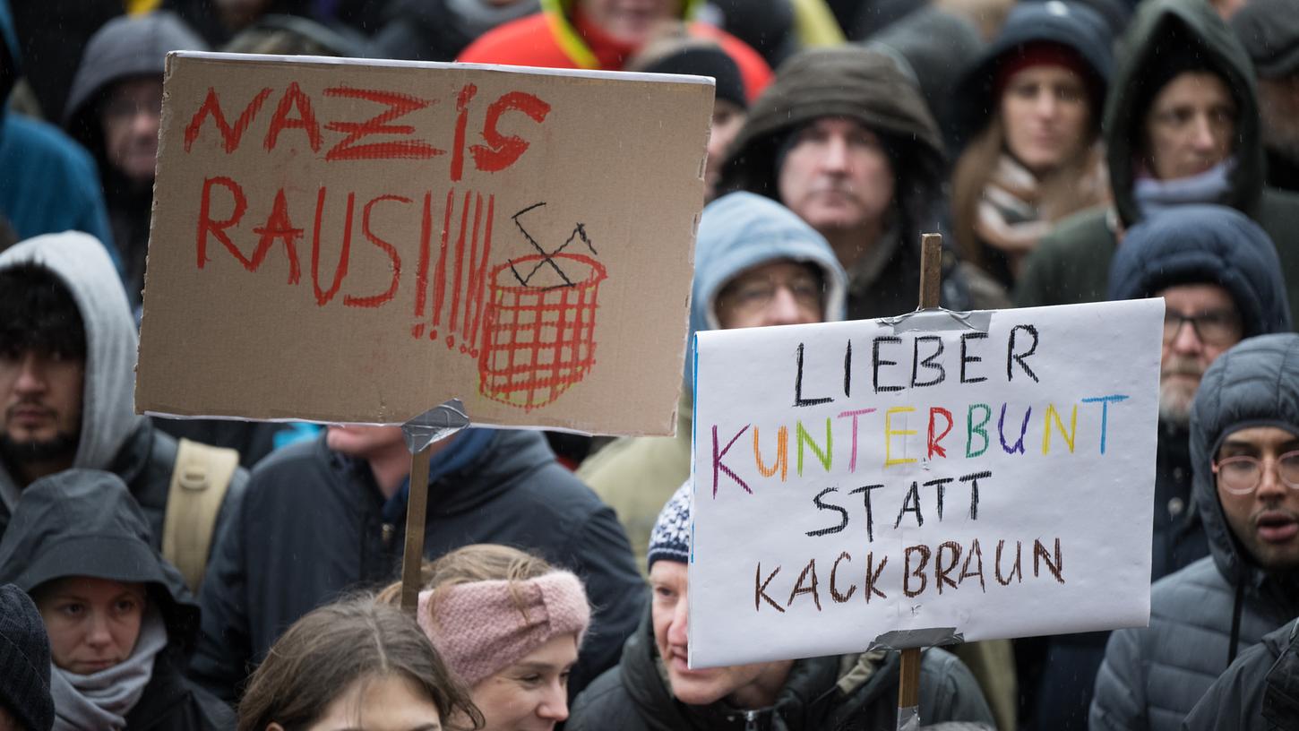 Bundesweit gehen Menschen - wie hier in Potsdam - gegen die AfD und rechte Umtriebe auf die Straße. In Nürnberg ist für den 20. Januar eine Kundgebung geplant.