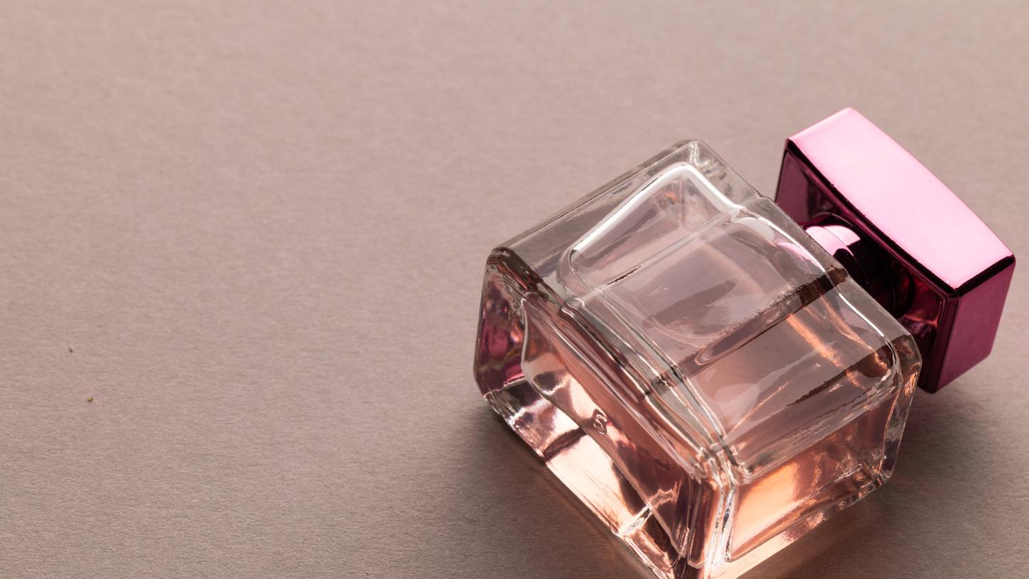 Parfums beinhalten nicht nur pflanzliche Duftstoffe. Parfums beinhalten nicht nur pflanzliche Duftstoffe.
