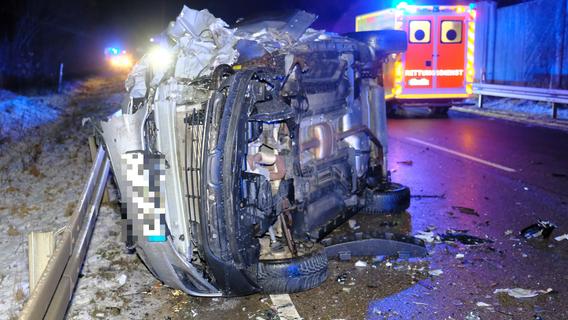 In den Gegenverkehr geraten: Zwei Schwerverletzte nach Zusammenstoß bei Weißenburg