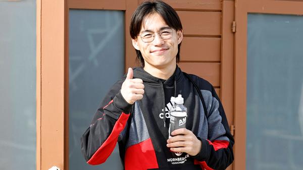 Daichi Hayashi verpasste den Auftakt des Trainingslagers krankheitsbedingt. Er reiste am dritten Tag nach.