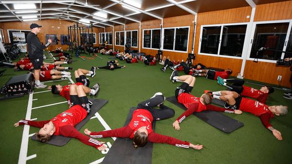 Direkt neben dem Trainingsgelände stand für das Team auch ein Kraftraum bereit. Auch hier wurde regelmäßig geschwitzt.