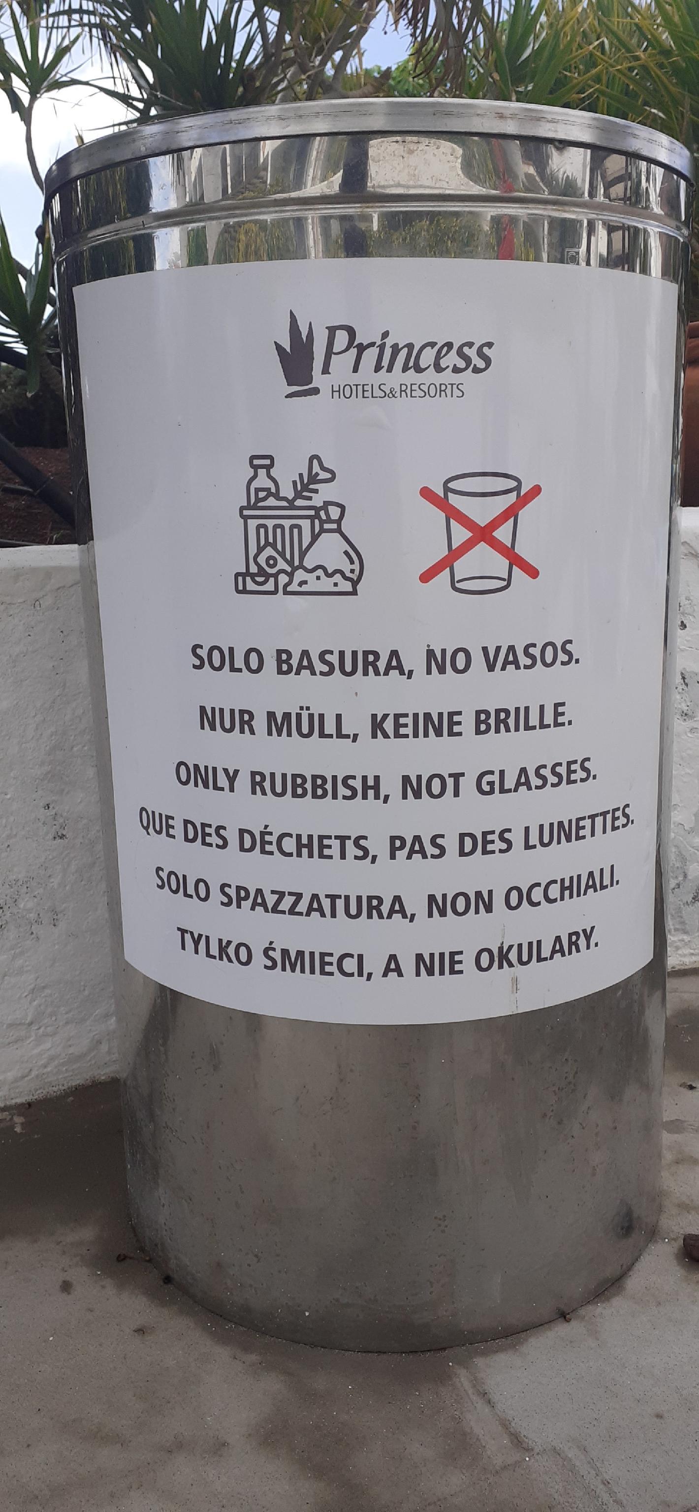 Aufgenommen in einem Hotel auf der Kanareninsel Fuerteventura von Werner Wenzler aus Zirndorf. Alle Bilder der letzten Jahre unserer lustigen Deutschübersetzungen finden Sie hier.