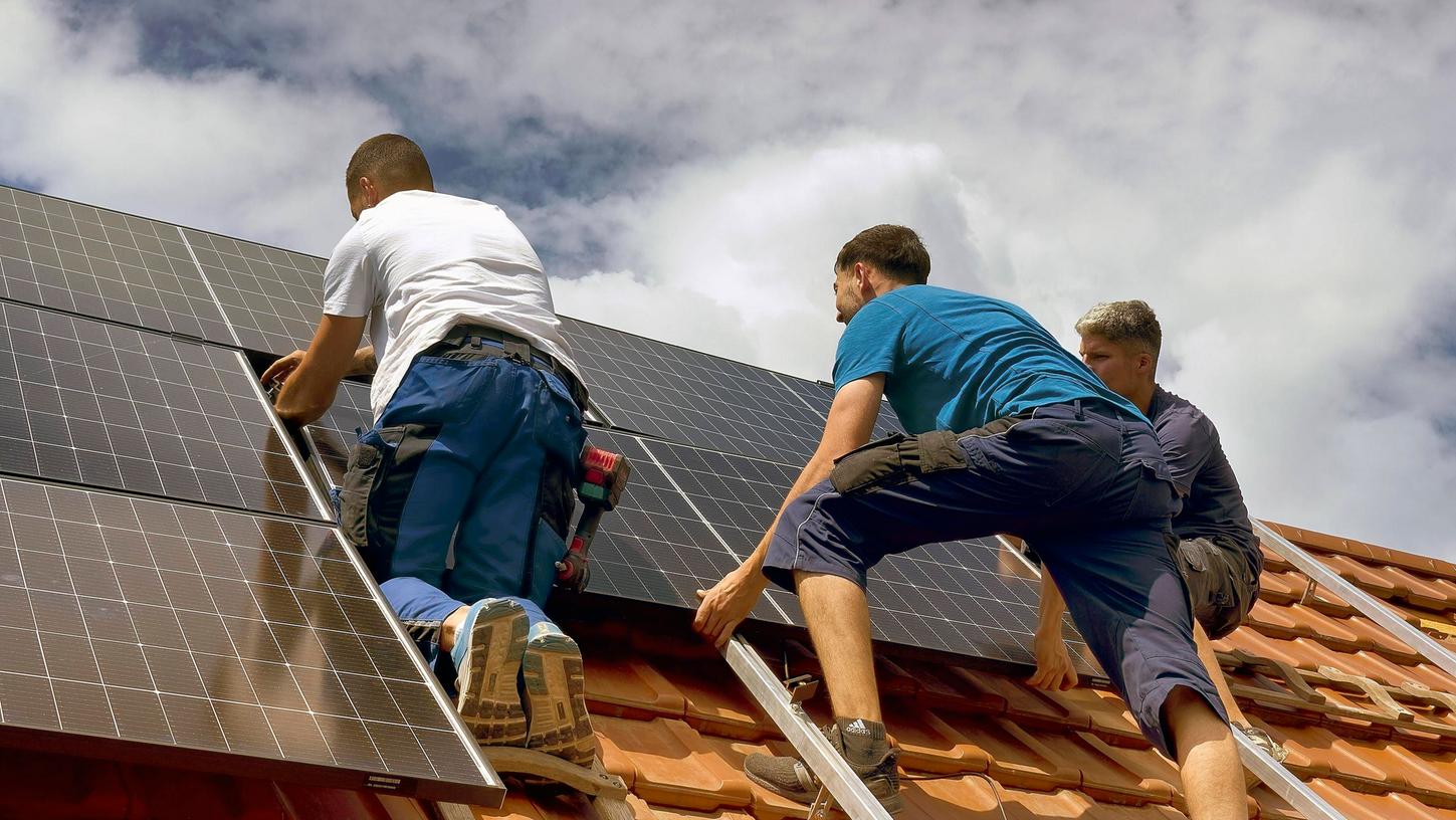 Mit eigenen Photovoltaikanlagen können die Bürger den Klimaschutz vorantreiben - die Stadt gibt dazu Zuschüsse.
