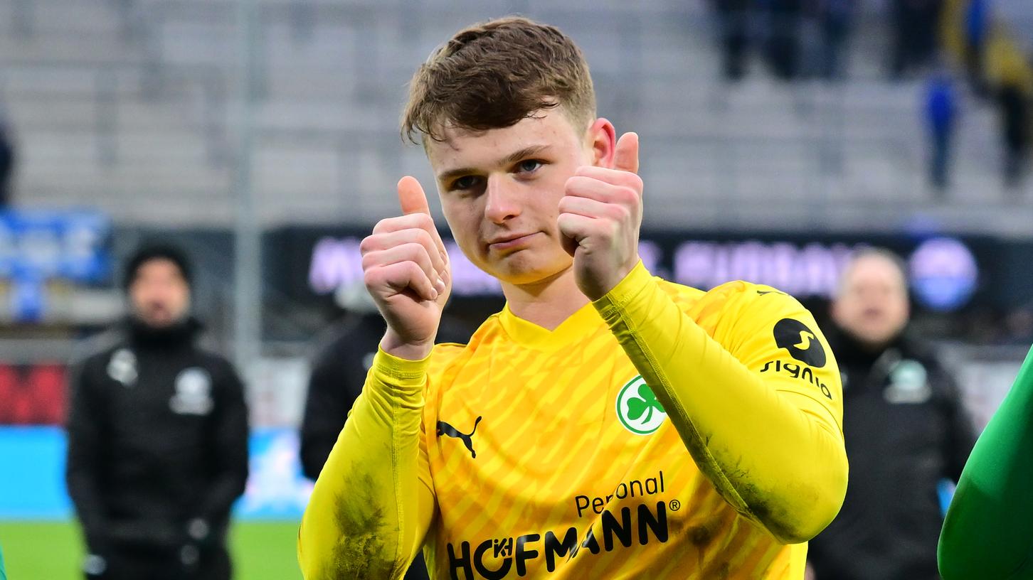 SpVgg Greuther Fürth: Nationaltorhüter? Wie Jonas Urbig mit den ...