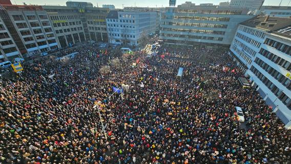 14.000 Menschen mehr als angemeldet: Deshalb wurde die Demo in Nürnberg trotzdem nicht abgebrochen