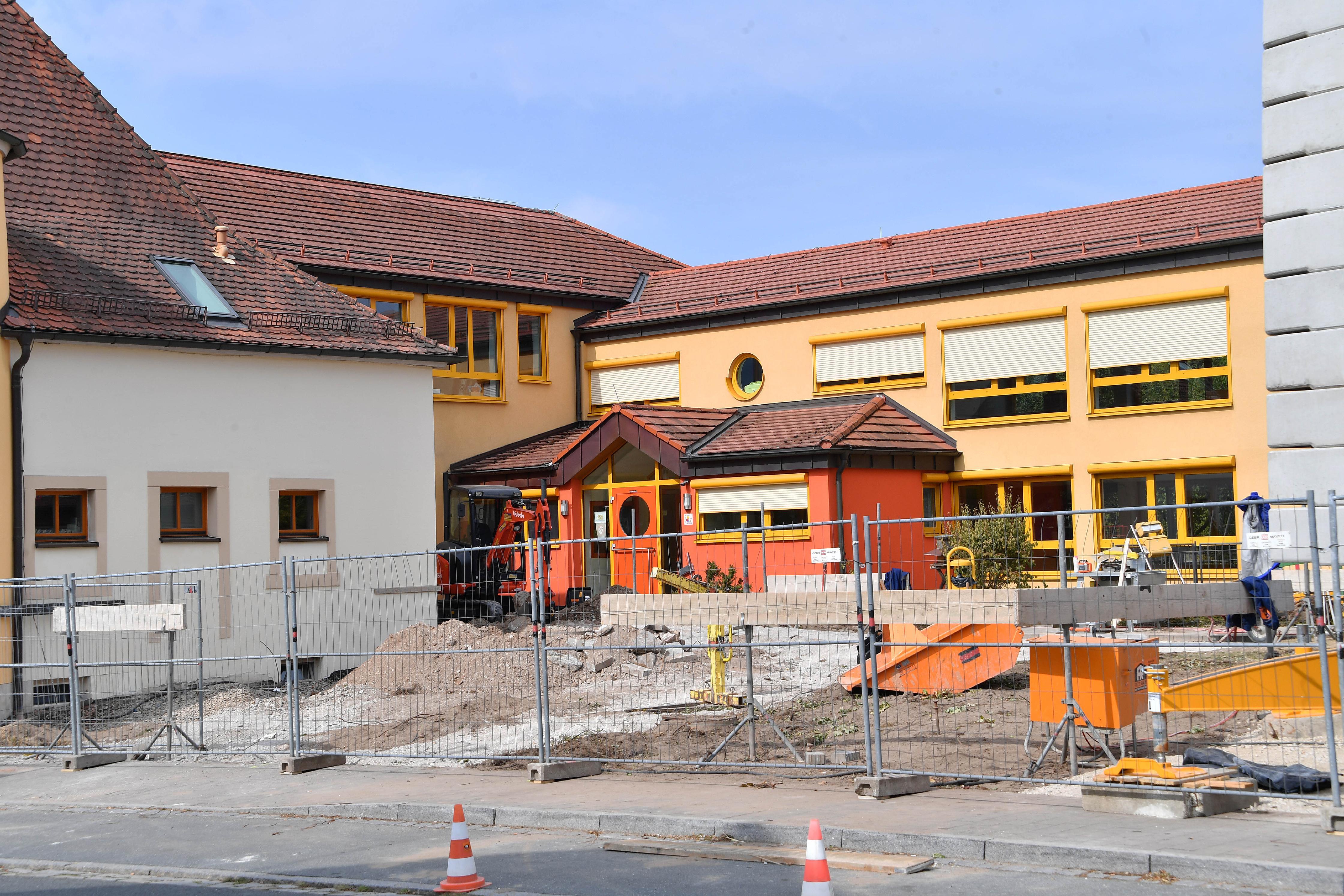 In Röttenbach wird ein neuer Kindergarten hochgezogen