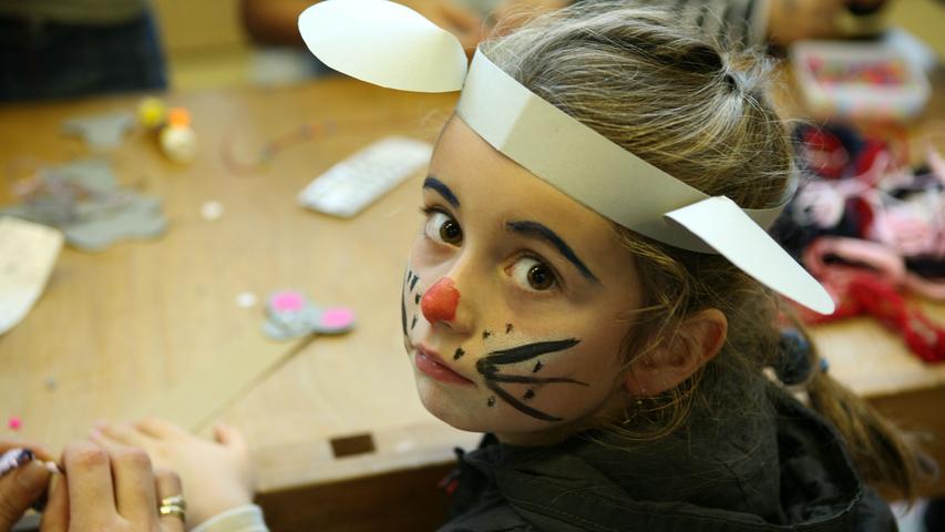 Passend zur Faschingszeit bastelt man am Samstag im Kunstlabor KLOPS Auf AEG verschiedene Masken. Ab 11 Uhr. Für Kinder ab 6 Jahren geeignet.