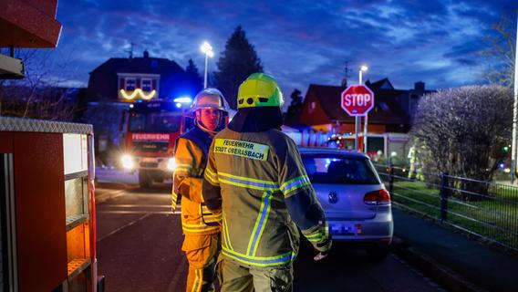 Einsatz in Mehrfamilienhaus im Landkreis Fürth: 30 Feuerwehrleute verhindern Schlimmeres