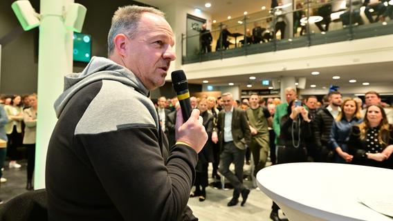 Nur 9500 Zuschauer? Was Fürths Trainer Alexander Zorniger zum Spitzenspiel gegen Kiel sagt