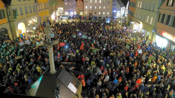 „Nie wieder ist jetzt“ - Etwa 1500 Menschen demonstrierten in Weißenburg gegen Rechts