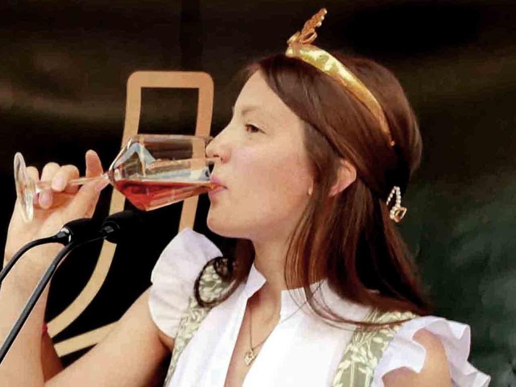 Die Krassolzheimerin Anne Gümpelein will Fränkische Weinkönigin werden. 