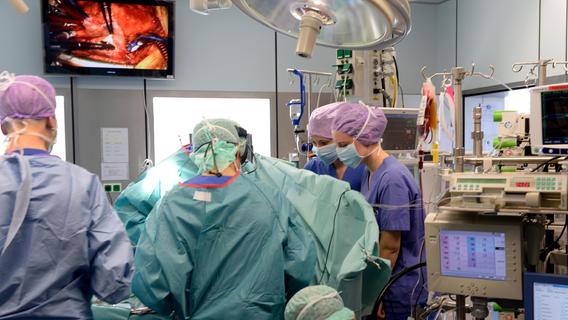 Ärzte der Erlanger Uniklinik streiken heute: Terminverschiebungen bei OPs und Behandlungen