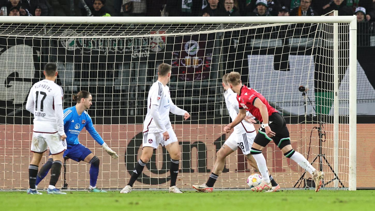 Nielsen trifft, Nürnberg schaut zu: Das 2:0 in Hannover.