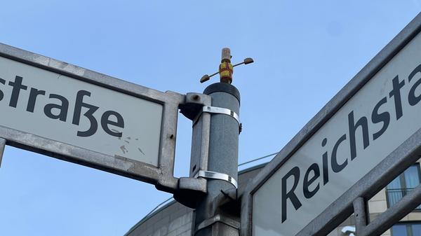Ein Blick nach oben eröffnet in Berlin ganz neue Perspektiven.