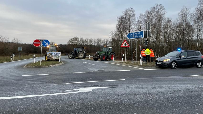 Zahlreiche Anschlussstellen der A6 und der A7 (im Bild Uffenheim-Langensteinach) sollen Ziel des Protestes sein. Zahlreiche Anschlussstellen der A6 und der A7 (im Bild Uffenheim-Langensteinach) sollen Ziel des Protestes sein.