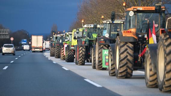 Massive Behinderungen an A6 und A9: Bauern blockieren alle Auffahrten in Schwabach und dem LKR Roth