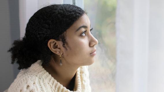 Neue Studie überrascht: Teenagern mit Geschwistern geht es psychisch schlechter
