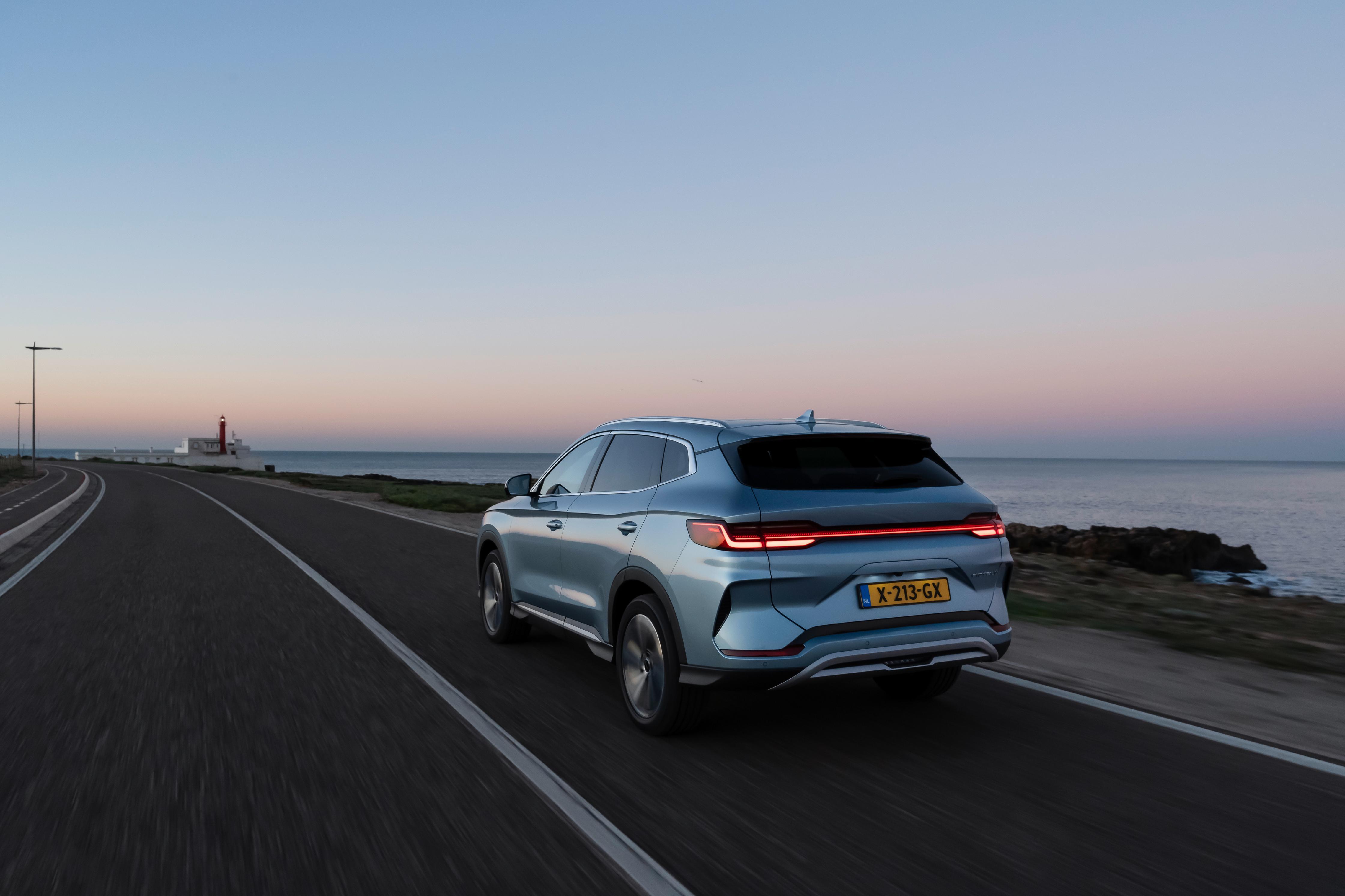 Der 4,79 Meter lange Chinese tritt im populären und volumenstarken Segment der mittelgroßen Elektro-SUVs an - dort, wo sich beispielsweise der VW ID.4 tummelt, aber auch der Skoda Enyaq und das Tesla Model Y.