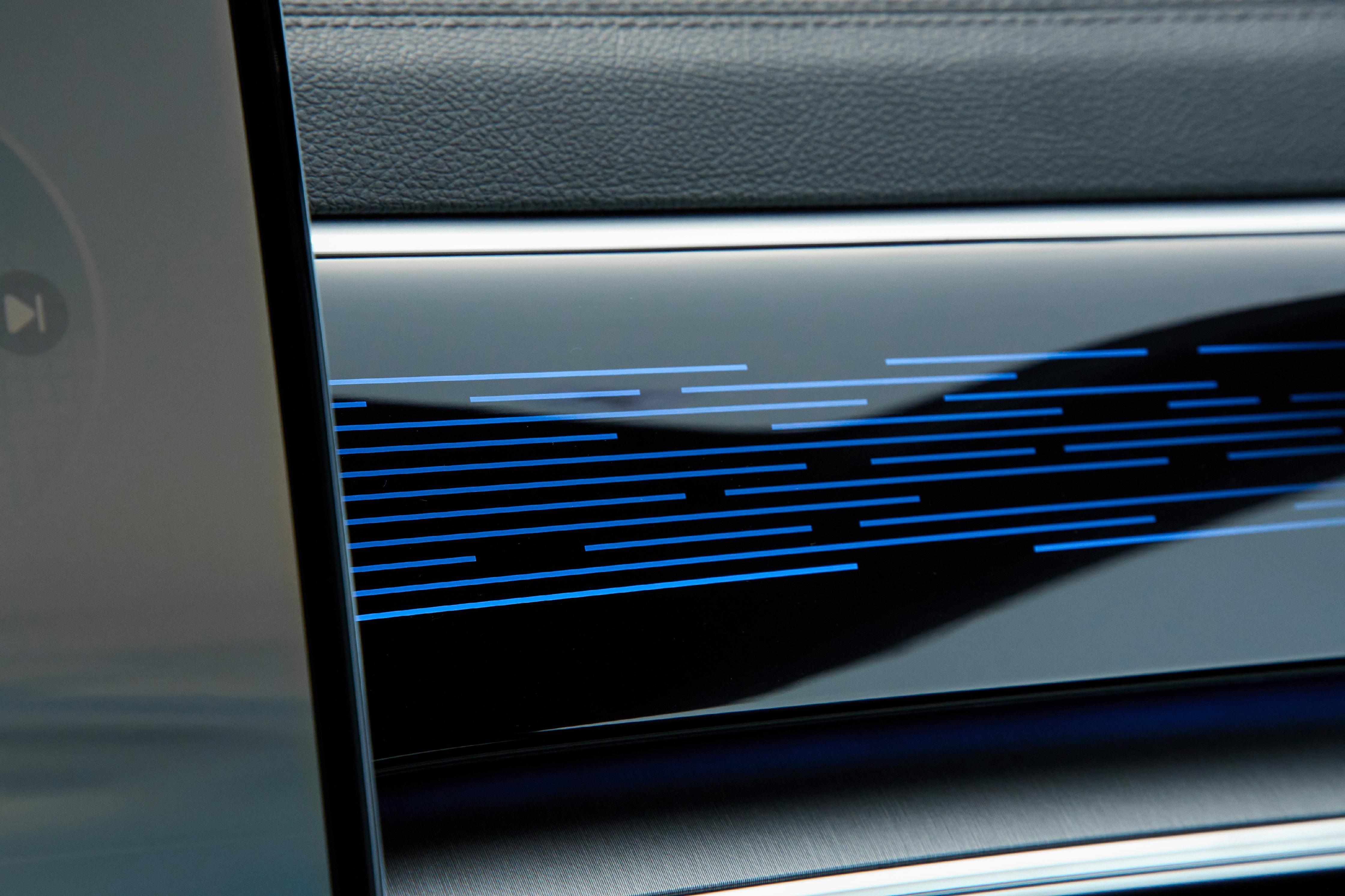 ... und das großflächige Ambientelicht.