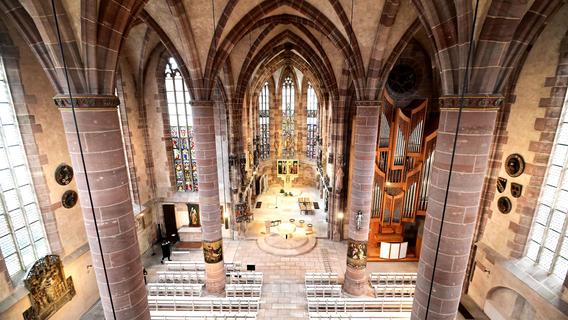Einjährige Arbeiten abgeschlossen: So sieht es jetzt in der Nürnberger Frauenkirche aus