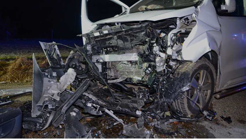 Für die 65-jährige Opelfahrerin kam jede Hilfe zu spät. Sie verstarb trotz umgehend eingeleiteter Erste-Hilfe-Maßnahmen noch an der Unfallstelle. 