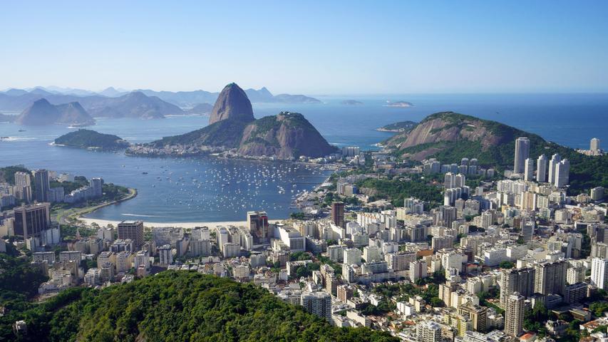 Rio de Janeiro ist ein beliebtes Ziel bei Touristen aus aller Welt, insbesondere zur Karnevalszeit. Doch während sich die Straßen mit feiernden Menschen füllen, steigt auch die Anzahl von Gewaltverbrechen und Diebstählen. Das Auswärtige Amt empfiehlt einige Viertel im Stadtgebiet komplett zu meiden. Der Crime-Index der Stadt liegt bei 77,4.