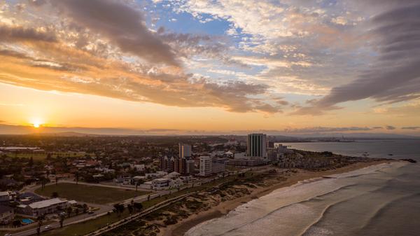 Die Stadt Port Elizabeth am südlichen Kap ist eine von mehreren südafrikanischen Städten in dem Ranking. Grund sind Morde, Sexualverbrechen, Kurzentführungen und Diebstähle. Auch Touristen sind immer öfter betroffen. Der Crime-Index liegt bei 77 Punkten.