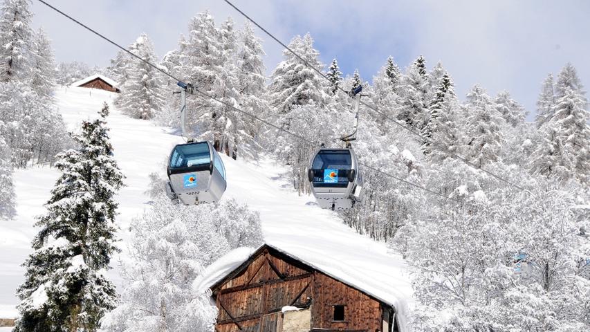 In allen Skigebieten warten moderne Liftanlagen auf die Besucherinnen und Besucher. 