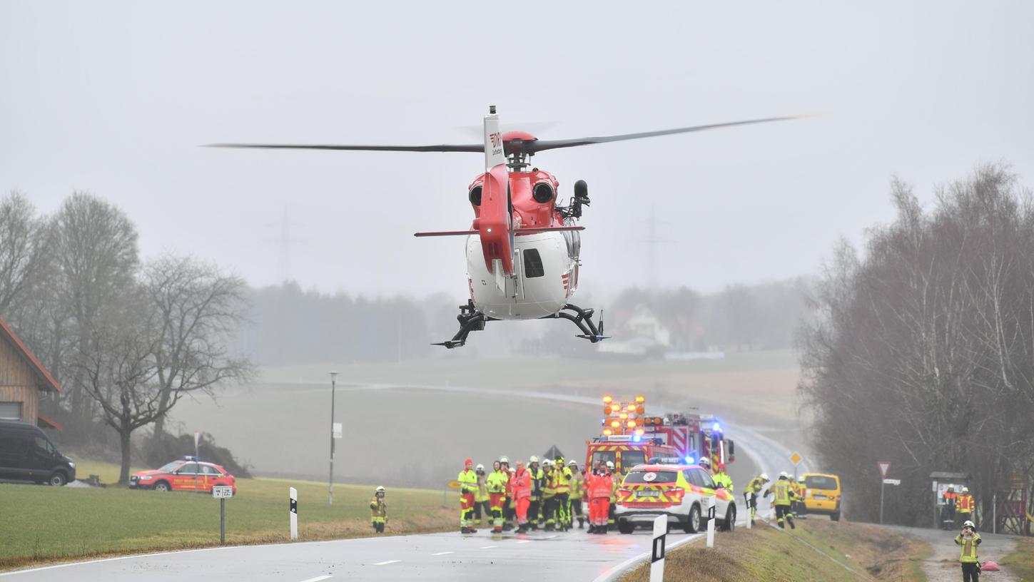 Der Helikopter brachte den Verletzten ins Krankenhaus.