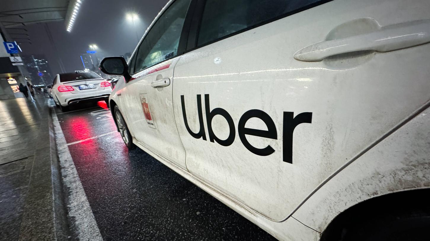 Für Unternehmen wie Uber ist der blaue Aufkleber Pflicht. (Symbolbild) Für Unternehmen wie Uber ist der blaue Aufkleber Pflicht. (Symbolbild)