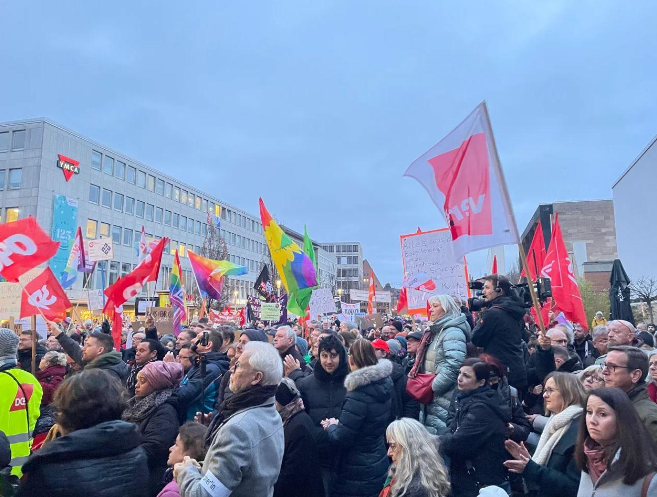 25.000 bei Kundgebung gegen rechts in Nürnberg: \