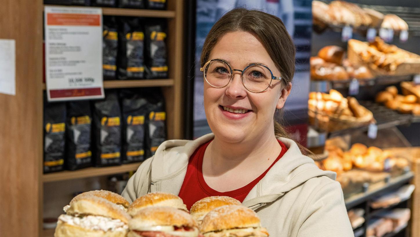 Die Stadtbäckerei Rank in Nidda bietet dieses Jahr neben der Mettkreppel, die "Wetterauer Flaaschworscht-Kreppel" an. Theresa Rank ist Geschäftsführerin des traditionsreichen Familienbetriebs.