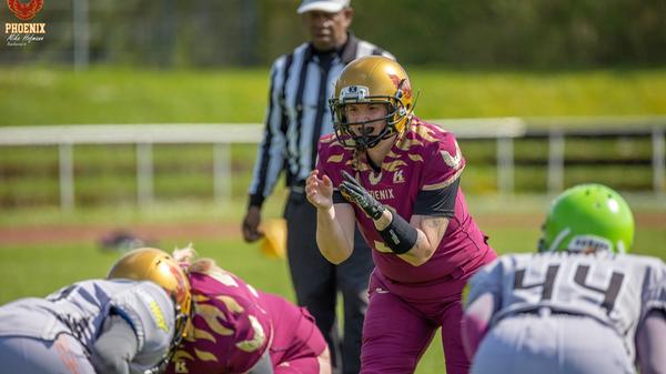"Im Super Bowl bin ich für die San Francisco 49ers! Letztes Jahr erst war ich in den USA und konnte dort live ein Spiel der 49ers im schönen Levi's Stadium sehen. Daher schlägt mein Herz natürlich für die 'Bay'. Go Niners!"