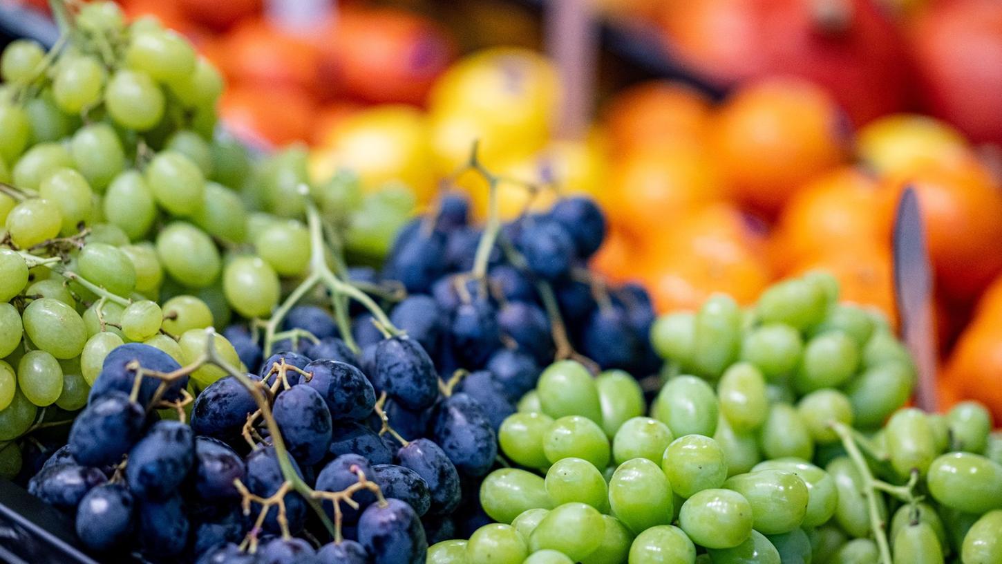 Laut einem Statistik-Handbuch zur Fruit Logistica wurden im vergangenen Jahr in Deutschland 5,2 Millionen Tonnen Obst und Gemüse geerntet. Laut einem Statistik-Handbuch zur Fruit Logistica wurden im vergangenen Jahr in Deutschland 5,2 Millionen Tonnen Obst und Gemüse geerntet.
