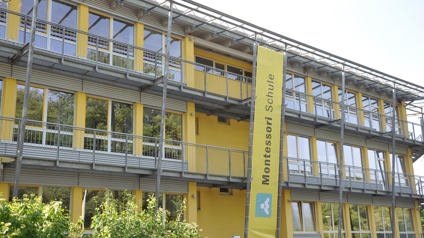 Die Laufer Montessori-Schule setzt den gewohnten Unterricht aus.