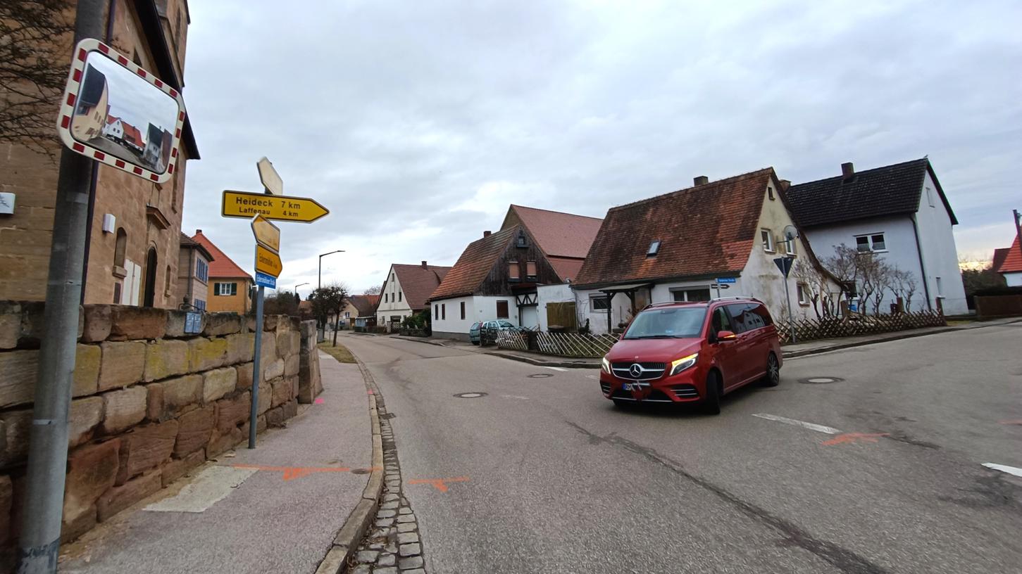 Noch kann man von Heideck kommend durch Wallesau in Richtung Wernsbach oder Untersteinbach fahren. Ab Montag,12. Februar, wird die Ortsdurchfahrt bis Ende Juni für den Verkehr komplett gesperrt, weil sie im Auftrag des Landkreises saniert wird. 