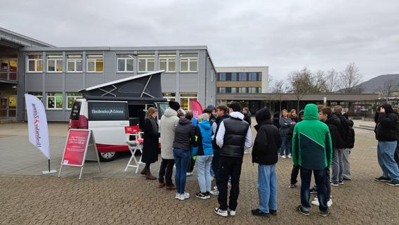 NN-Bus an Hersbrucker Schulen: Zeitung ist für Jugendliche kaum ein Thema, Tiktok ist hoch im Kurs