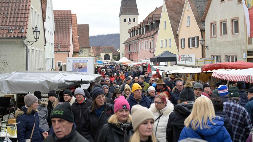 Der Rossmarkt lockte heuer an die 10.000 Besucher in die Sulzstadt Berching.