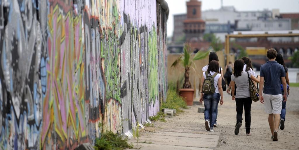 Umfrage: Ostdeutsche halten Mauerbau für falsch
