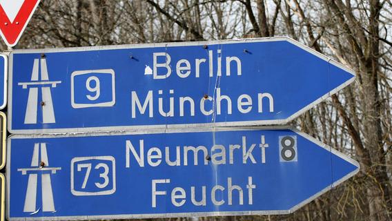 Mit 20 km/h auf A73 unterwegs: Transporterfahrer mit 2,4 Promille im Nürnberger Land gestoppt