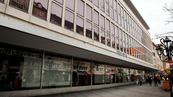 Ministerpräsident Söder und Nürnbergs CSU wollen Ex-Kaufhof abreißen - trotz Denkmalschutz