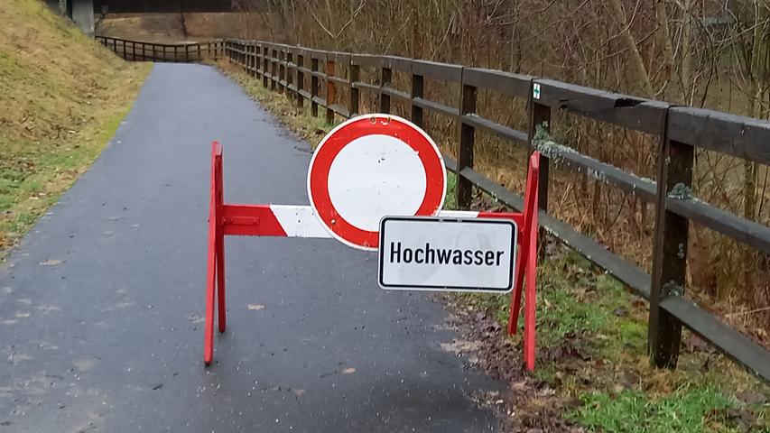 Hochwassergefahr in Franken: Wiesent und Aisch treten im Kreis Forchheim über die Ufer