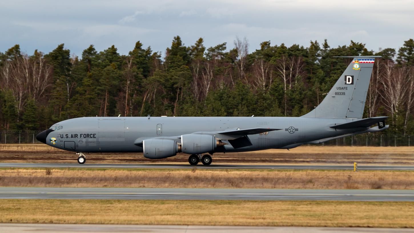 Dieses Foto vom sogenannten Stratotanker des US-Militärs veröffentlichte der Nürnberger Flughafen am Freitag. Dieses Foto vom sogenannten Stratotanker des US-Militärs veröffentlichte der Nürnberger Flughafen am Freitag.