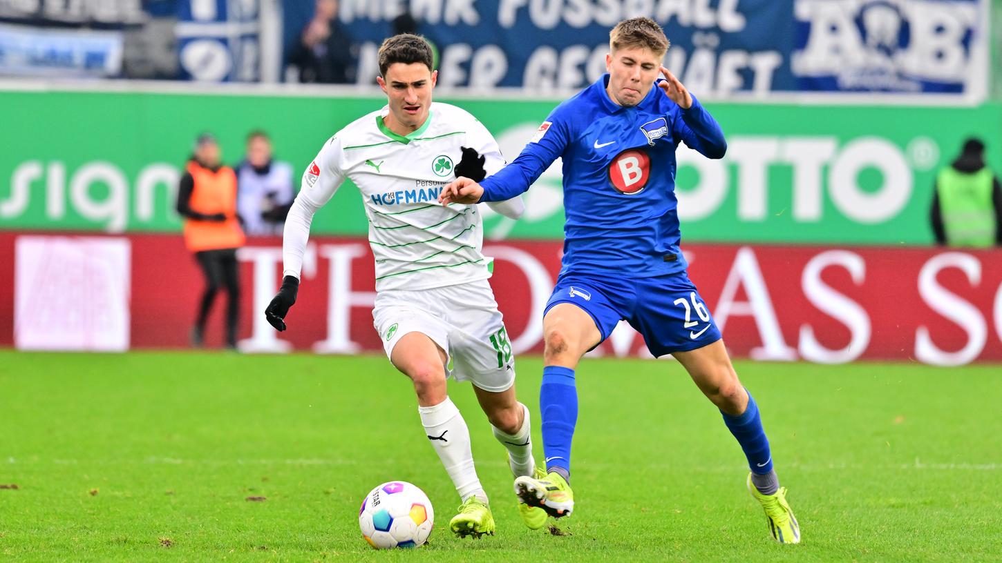 Die Fürther verlieren das zweite Spiel in Serie und verpassen die Rückkehr in die Top Drei. Die Fürther verlieren das zweite Spiel in Serie und verpassen die Rückkehr in die Top Drei.